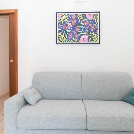 Colourful Flat San Donato Apartment Turin Bagian luar foto