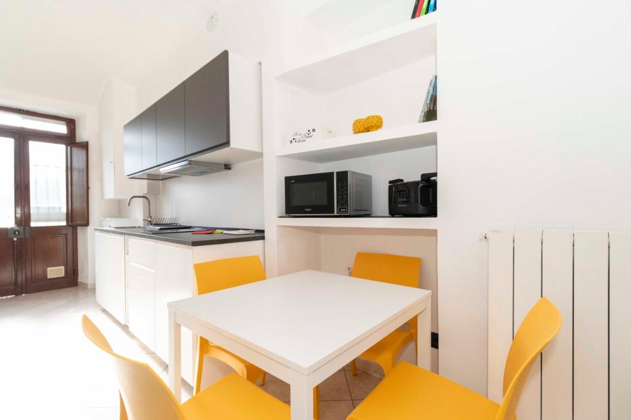Colourful Flat San Donato Apartment Turin Bagian luar foto