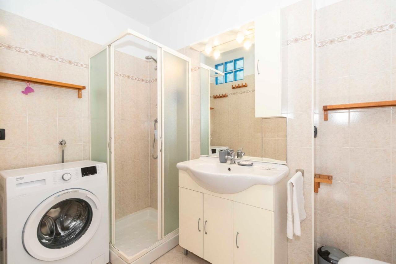 Colourful Flat San Donato Apartment Turin Bagian luar foto