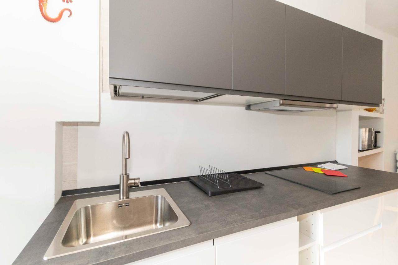 Colourful Flat San Donato Apartment Turin Bagian luar foto