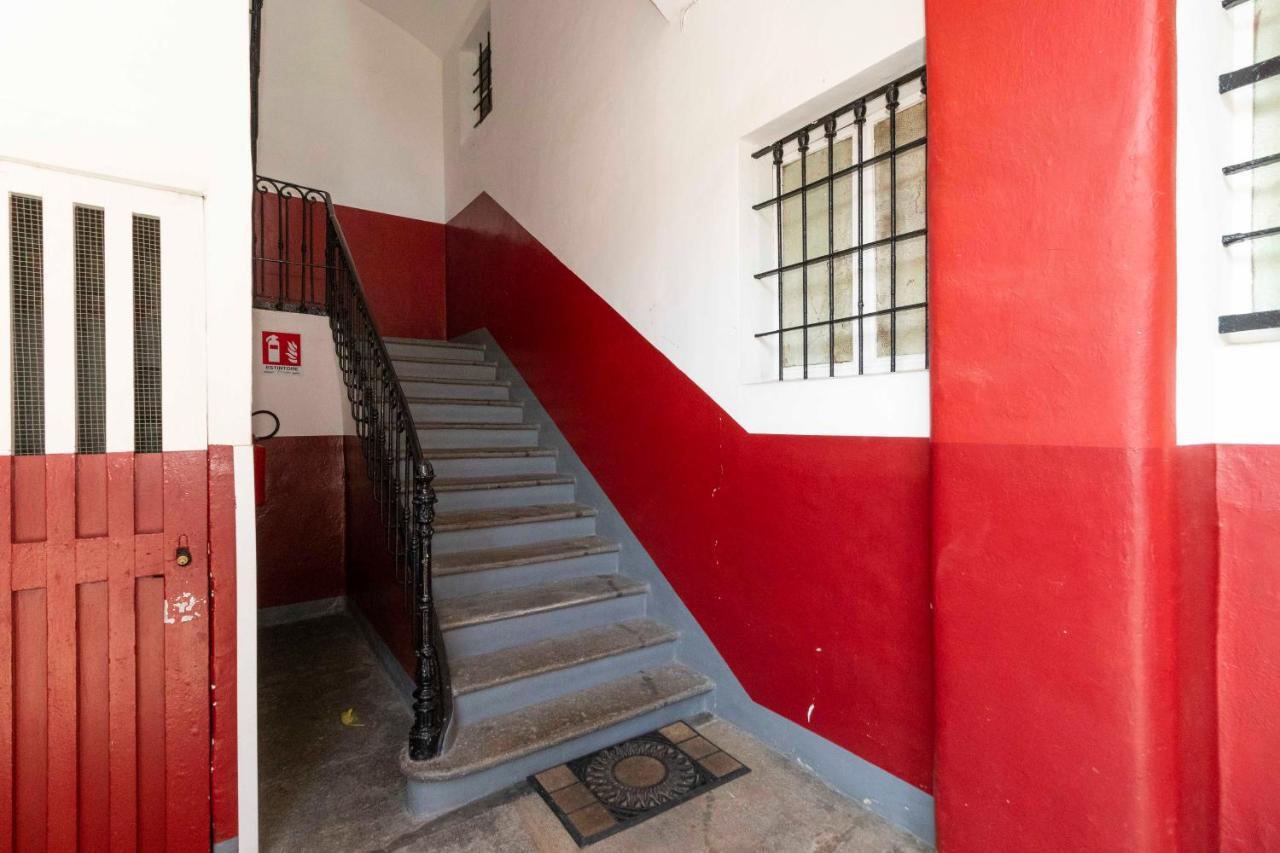 Colourful Flat San Donato Apartment Turin Bagian luar foto