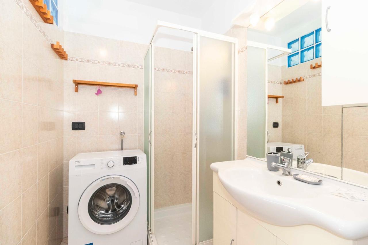 Colourful Flat San Donato Apartment Turin Bagian luar foto